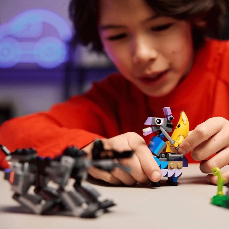 LEGO Fortnite Acampamento de Peely e Sparkplug 250Pçs7+77075